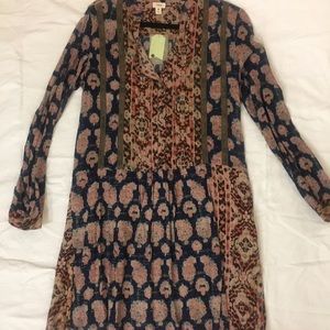 Patterned long sleeve, mid thigh dress